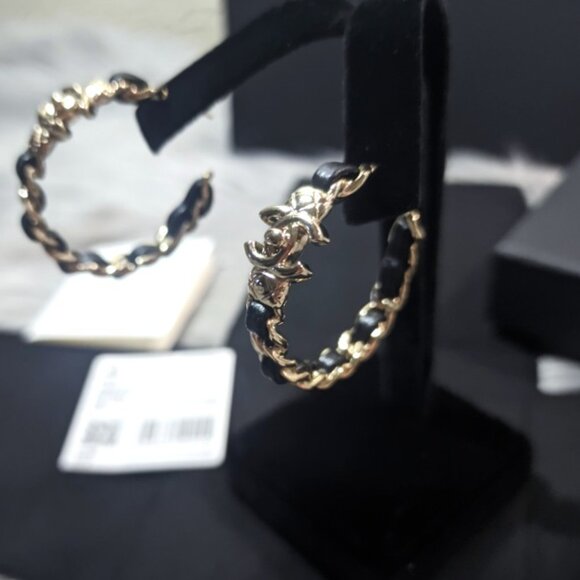 NWT 2022 Authentic CHANEL Large CC Hoop Earrings - Picture 6 of 7